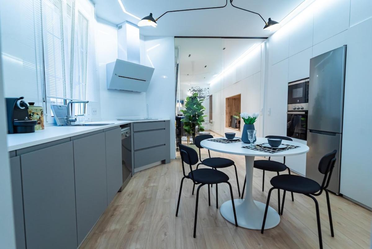 Lujoso Y Amplio Apartamento Con Parking Incluido Leon Luaran gambar
