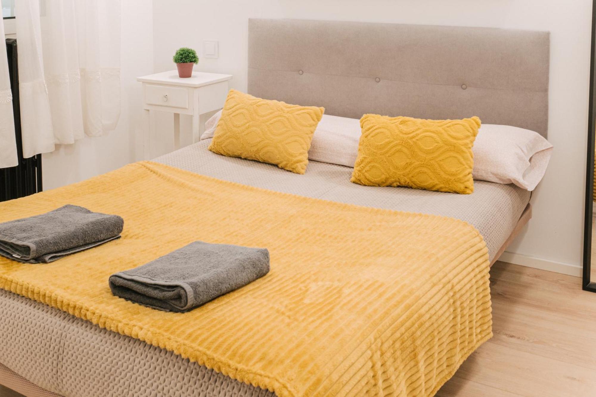 Lujoso Y Amplio Apartamento Con Parking Incluido Leon Luaran gambar